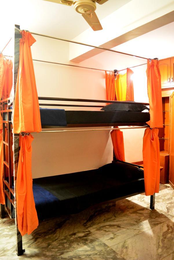 Social Rehab Downtown Hostel Bangalore Exterior foto